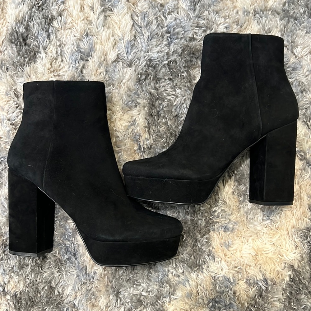 Black Steve Madden booties